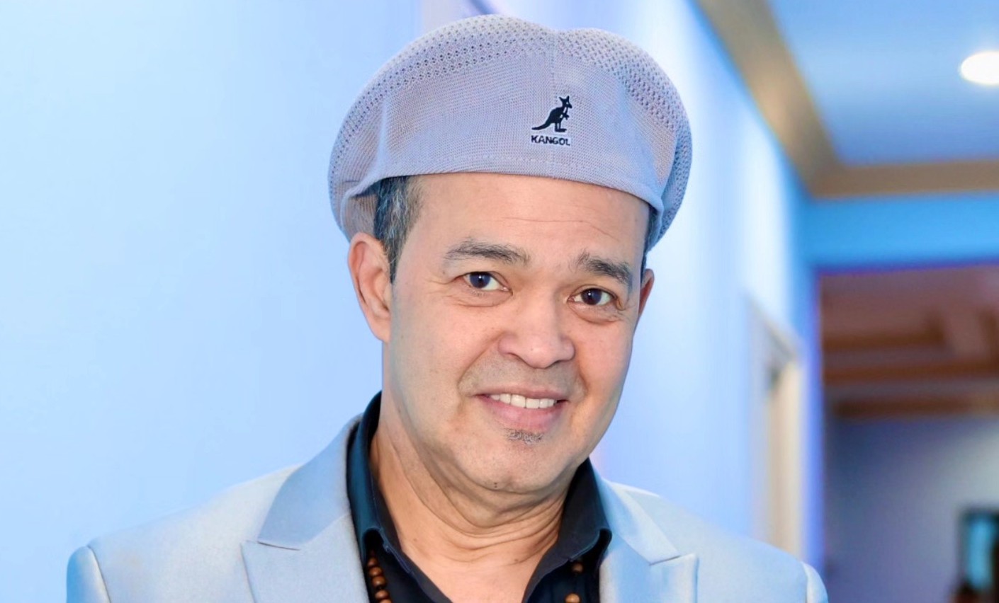 Ha muerto Alex Bueno, la voz más linda del merengue, aquí sus más grandes canciones